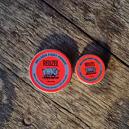 REU RED POMADE PIG 3.38oz 95g - Master