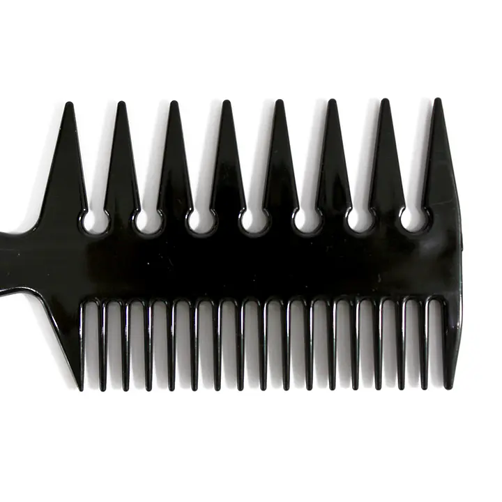 PEINE TRIPLE FUNCION PLASTICO/ ESQUELETO - 618082 - Master